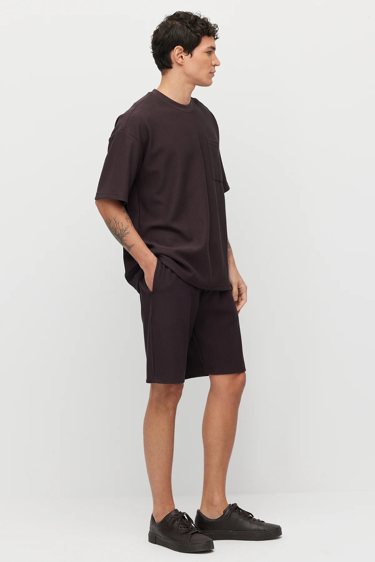 Men's Textured Shorts with Pocket Detail and Drawstring Waist