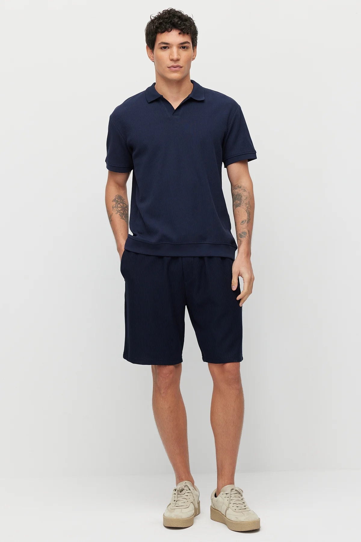 Men's Textured Shorts with Pocket Detail and Drawstring Waist
