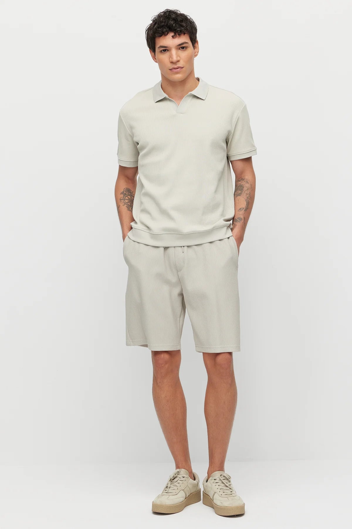 Men's Textured Shorts with Pocket Detail and Drawstring Waist