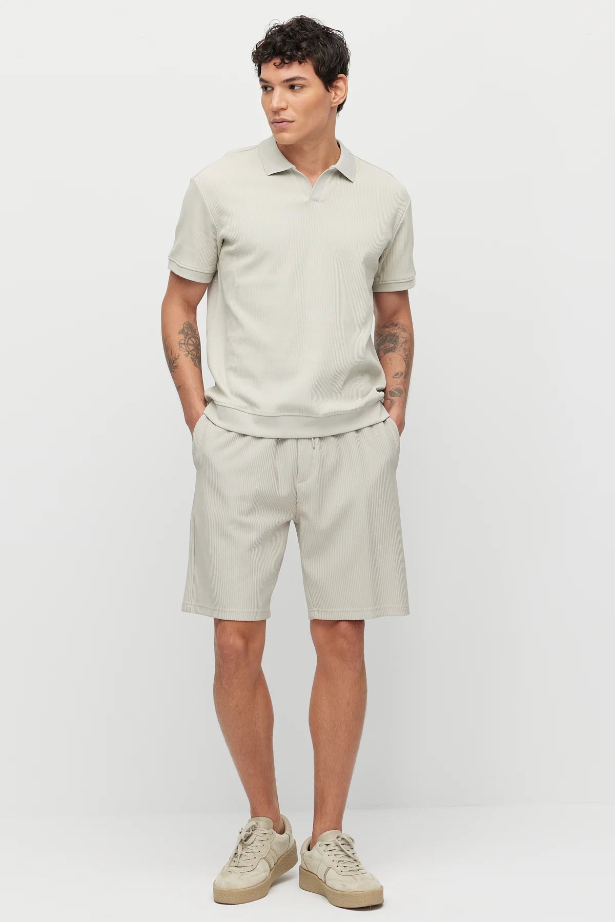 Men's Textured Shorts with Pocket Detail and Drawstring Waist