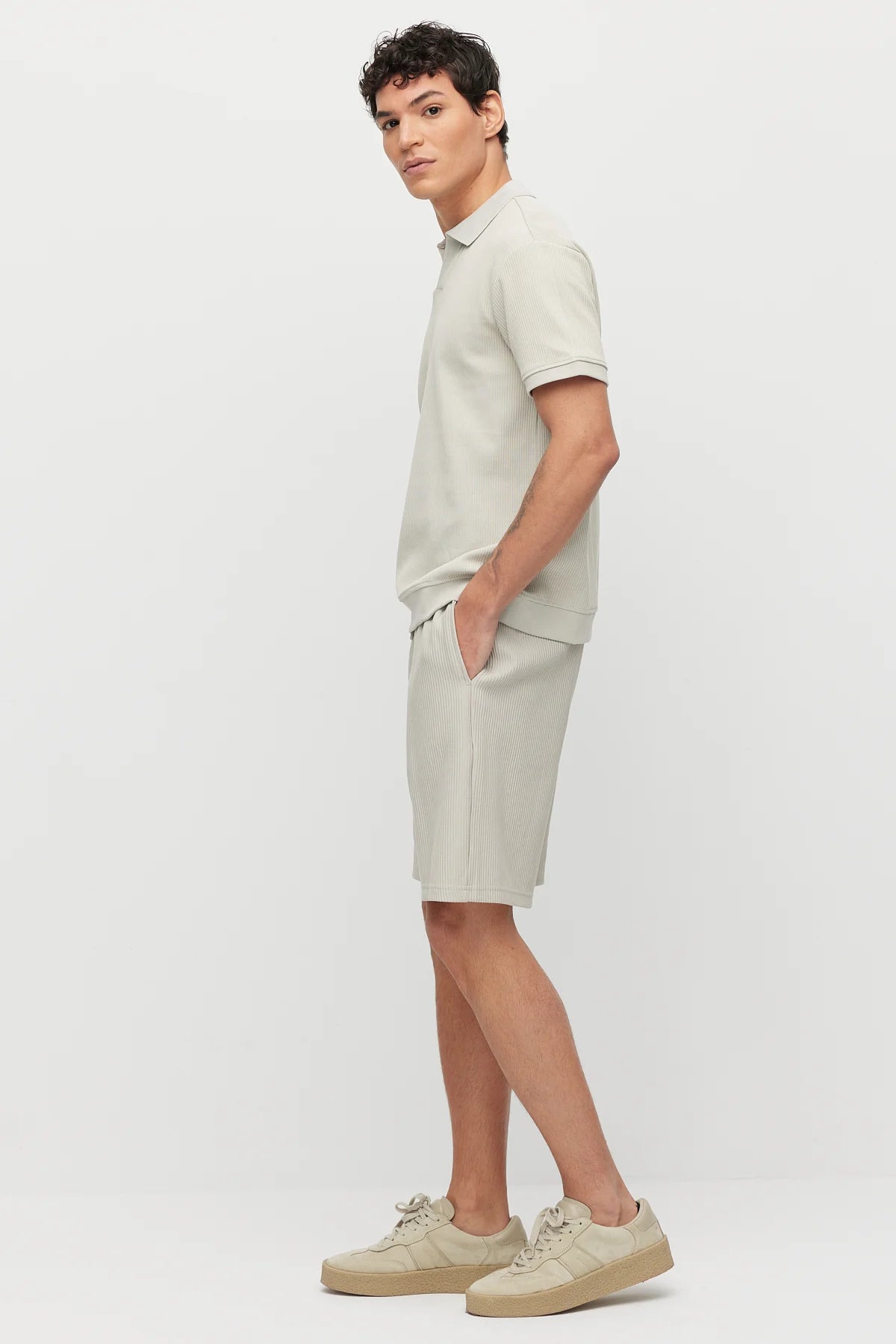 Men's Textured Shorts with Pocket Detail and Drawstring Waist