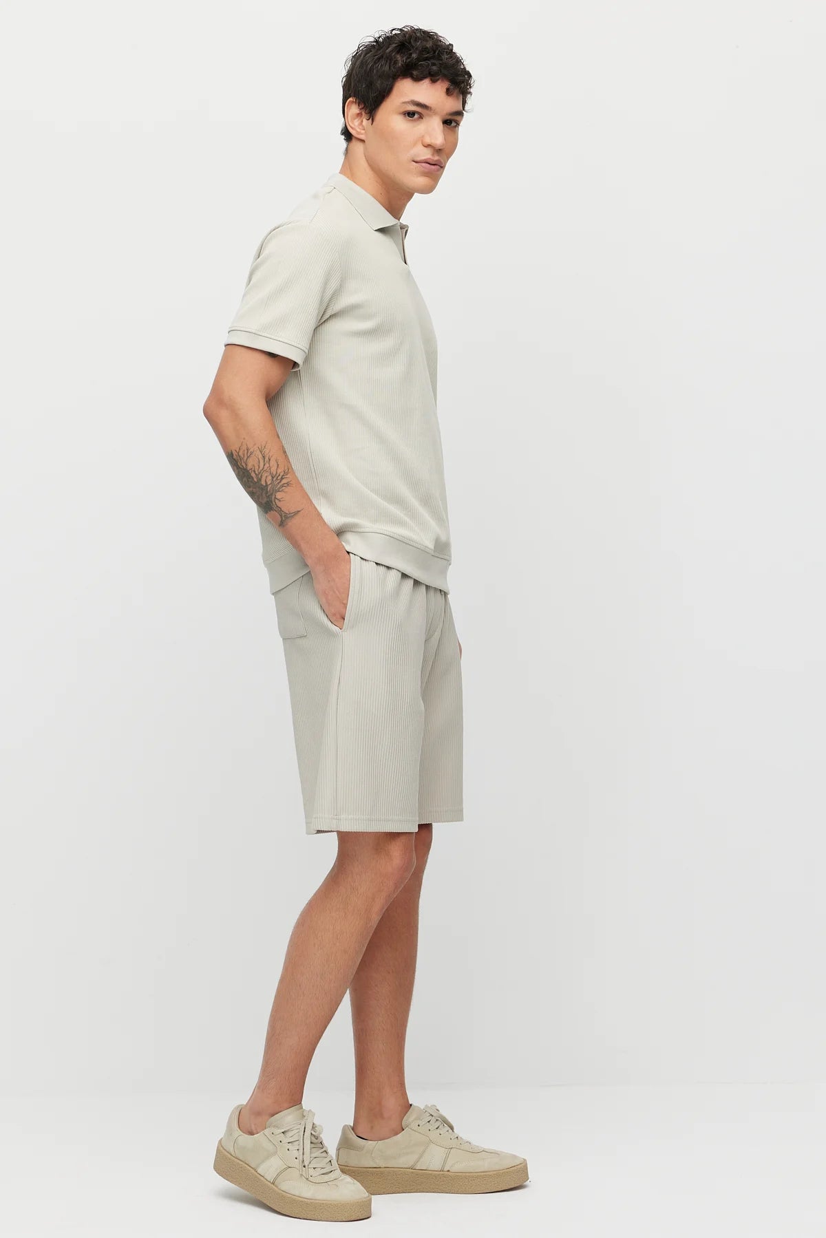 Men's Textured Shorts with Pocket Detail and Drawstring Waist