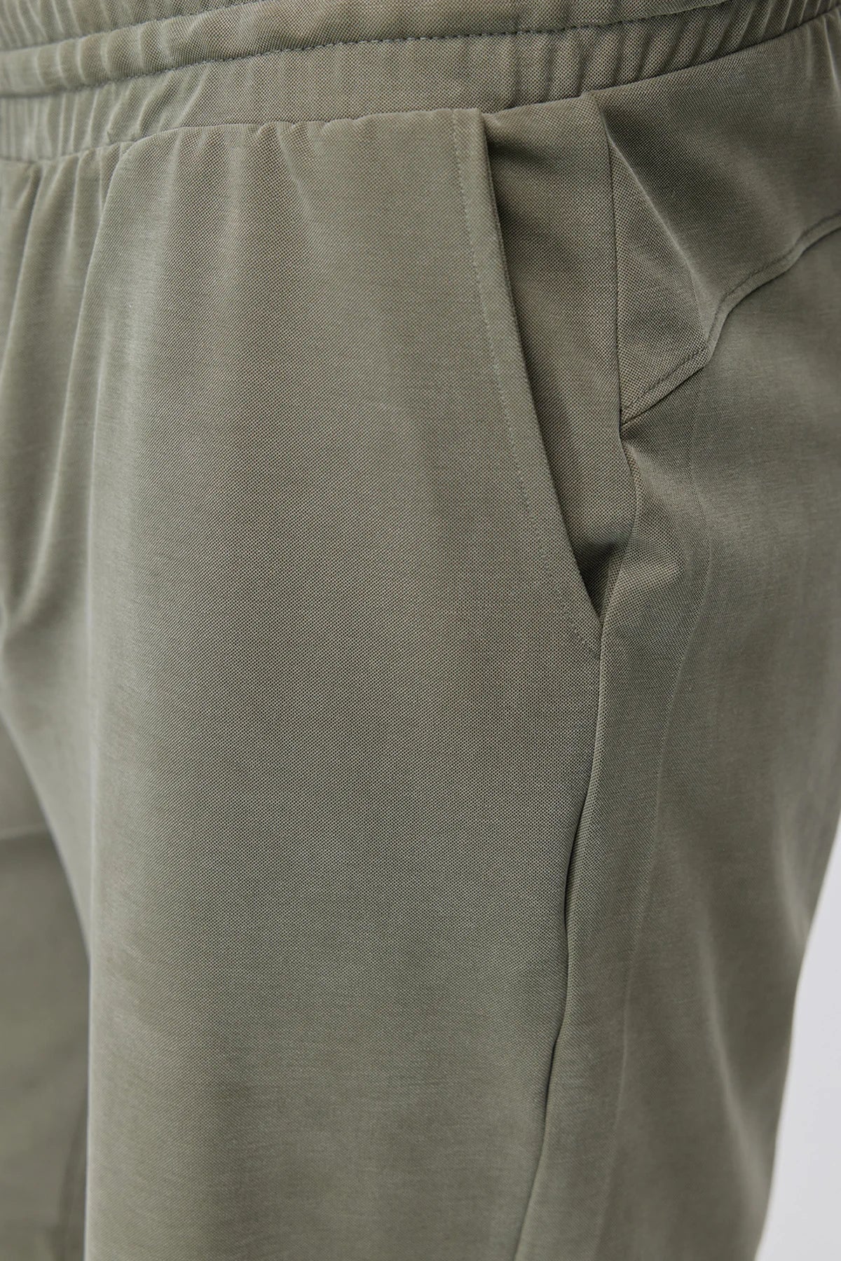 Men's Shorts with Elastic Waistband and Tie