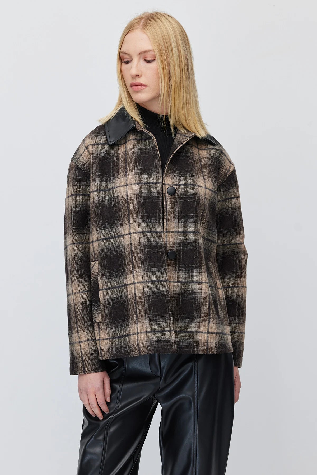 Women's Plaid Button-Down Leather Collar Lumberjack Slim Jacket