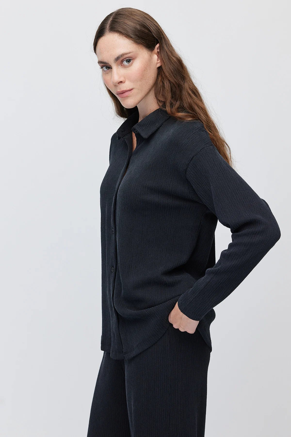 Women's drop-shoulder long-sleeve shirt