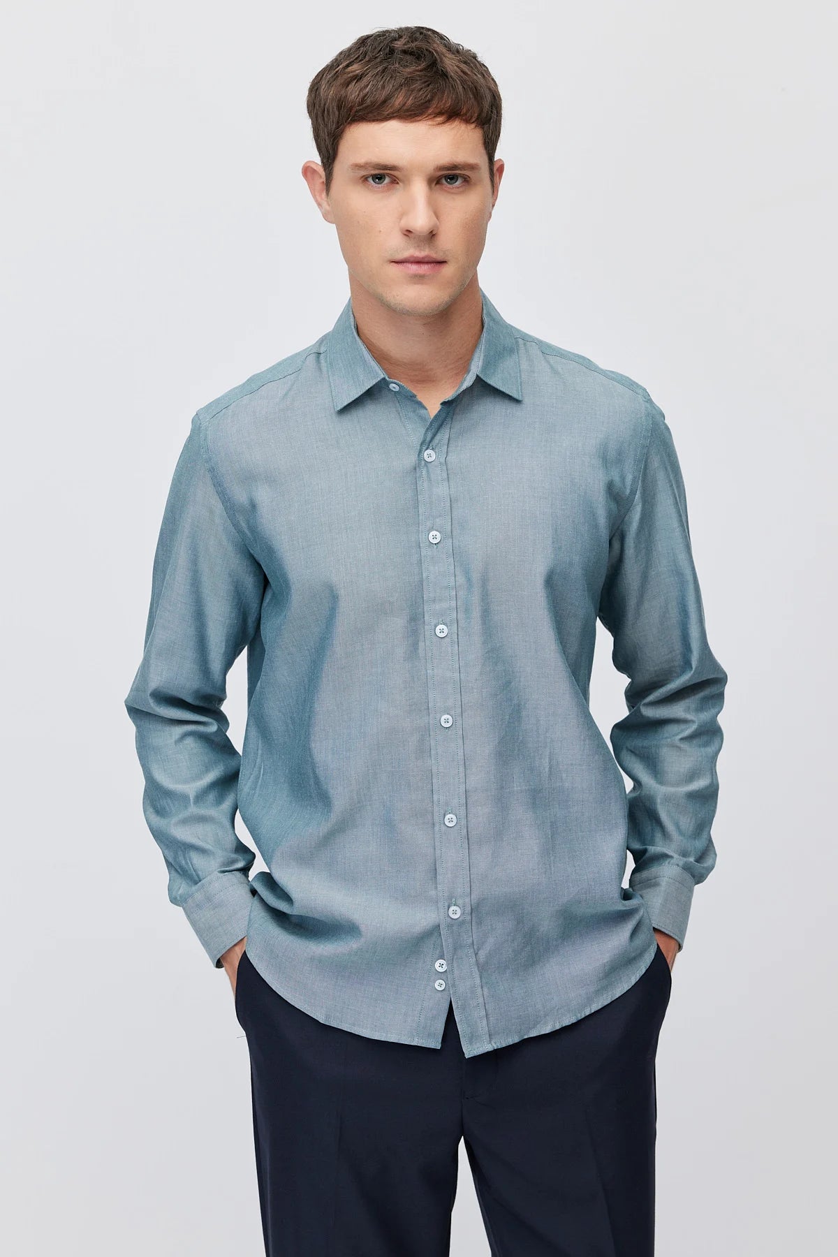Men's Solid Color Regular Fit Long-Sleeve Shirt
