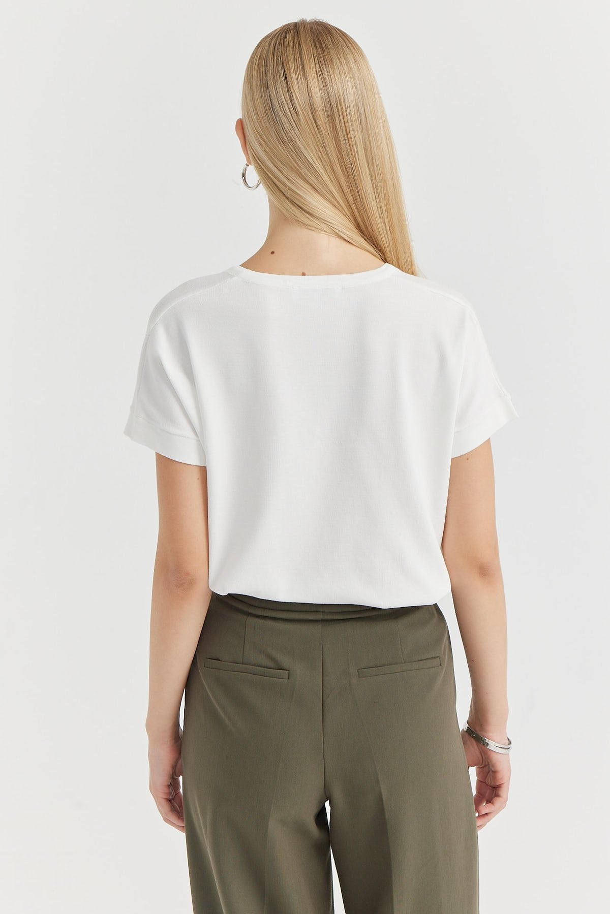 Women's V-Neck Knit Blouse