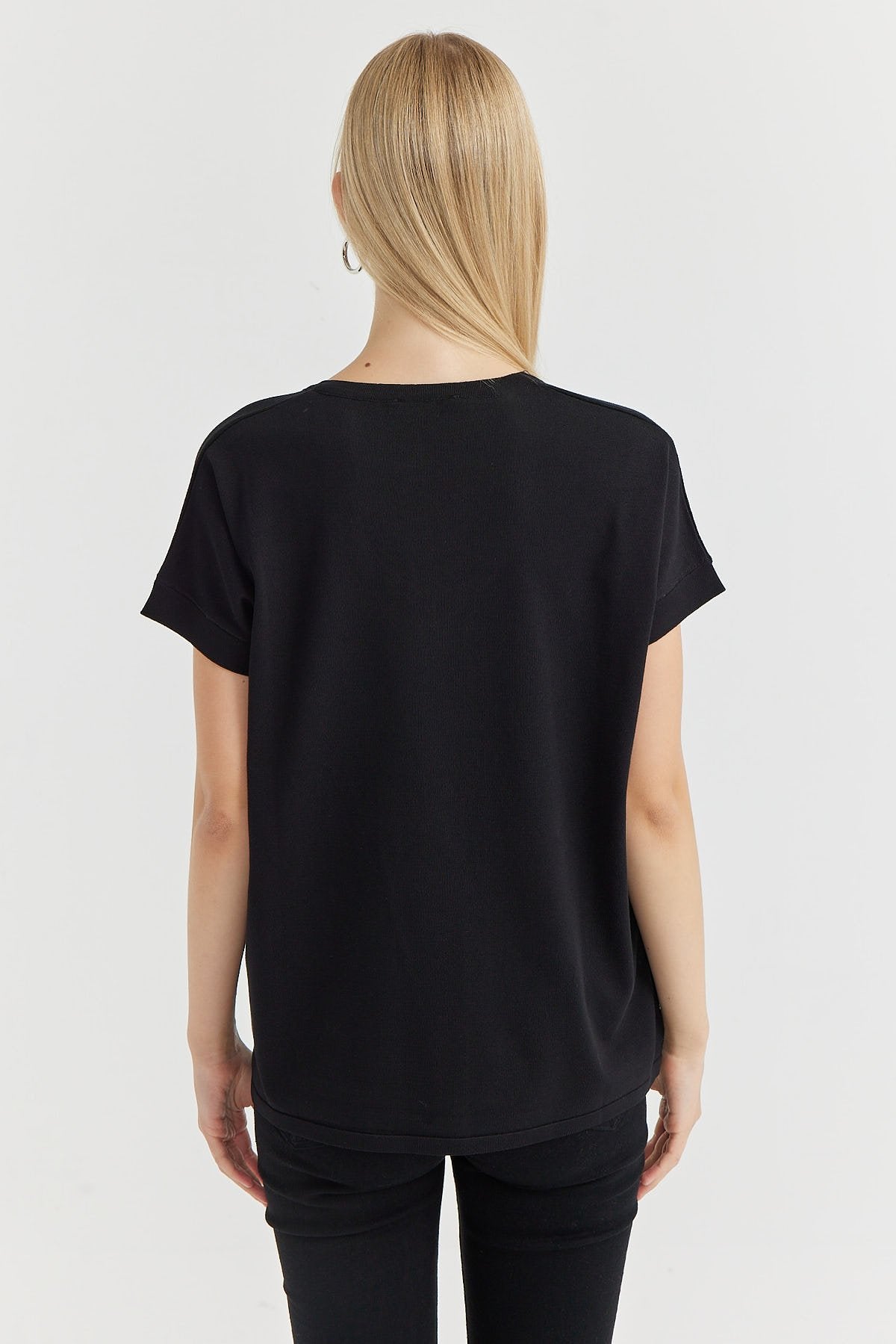 Women's V-Neck Knit Blouse