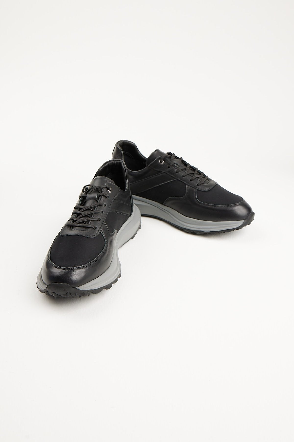 Men's Casual Shoes