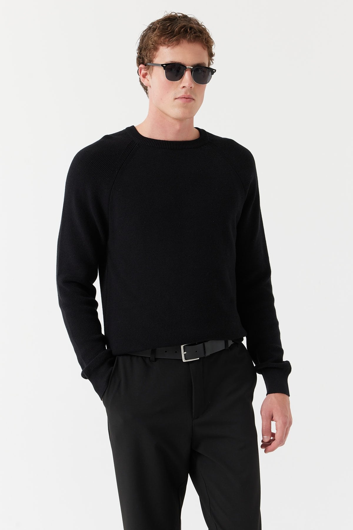 Men's Crew Neck Ribbed Knit Sweater