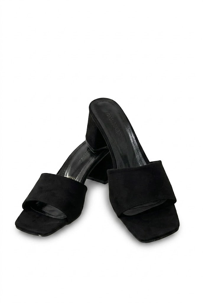 HIGH HEELS
