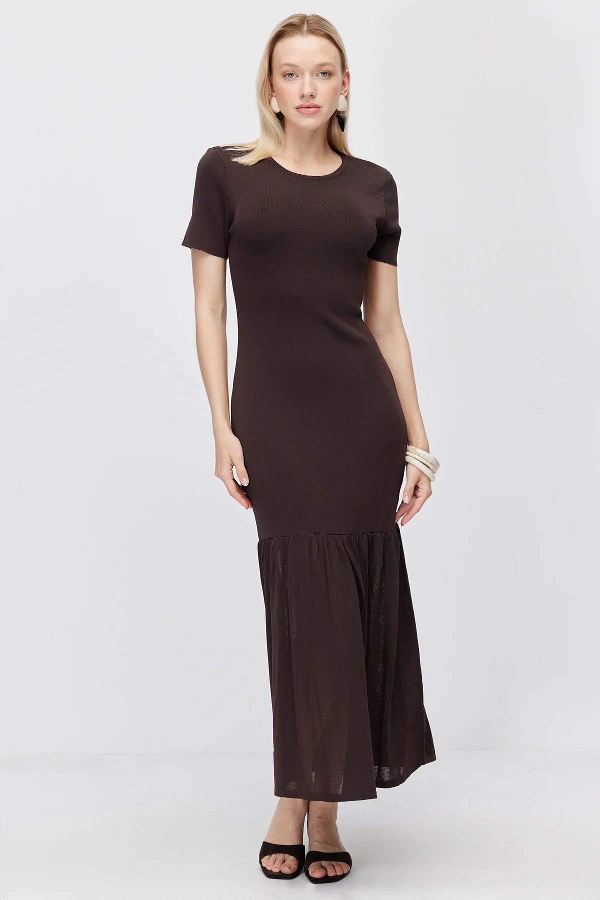 Women's Crew Neck Knit Dress with Ruffled Hem