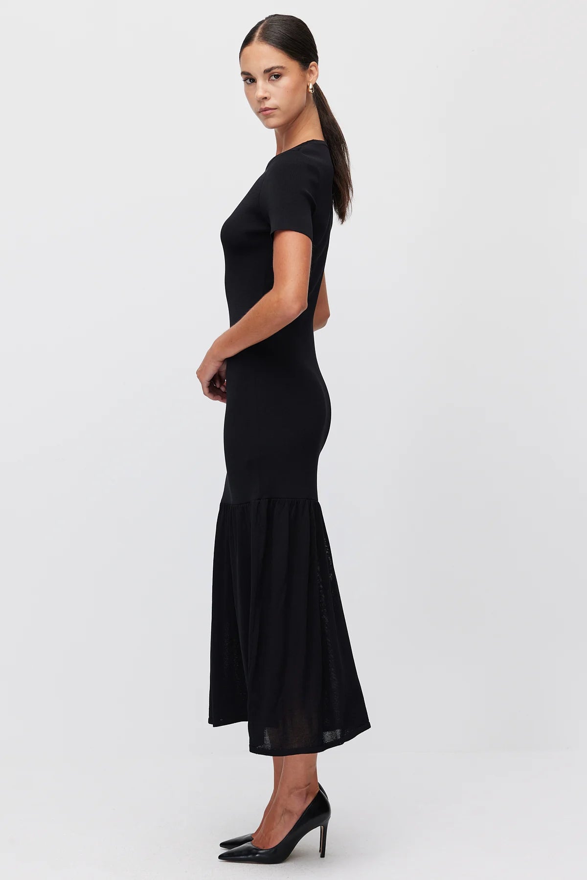 Women's Crew Neck Knit Dress with Ruffled Hem