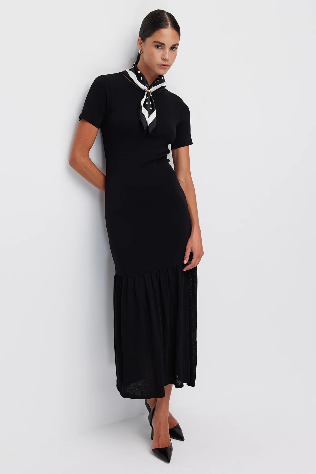 Women's Crew Neck Knit Dress with Ruffled Hem
