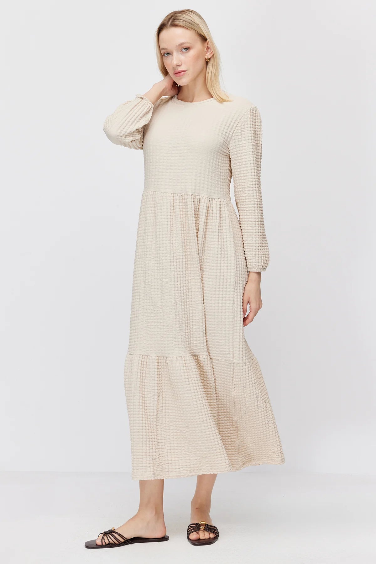 Women's Layered Detail Crew Neck Textured Maxi Dress