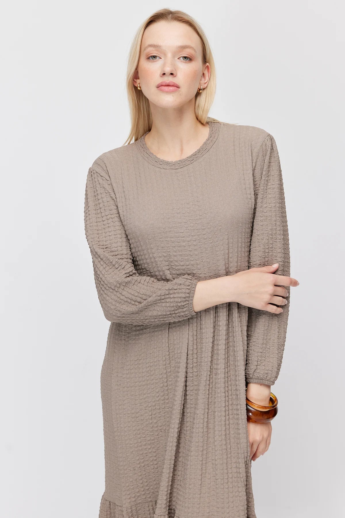 Women's Layered Detail Crew Neck Textured Maxi Dress