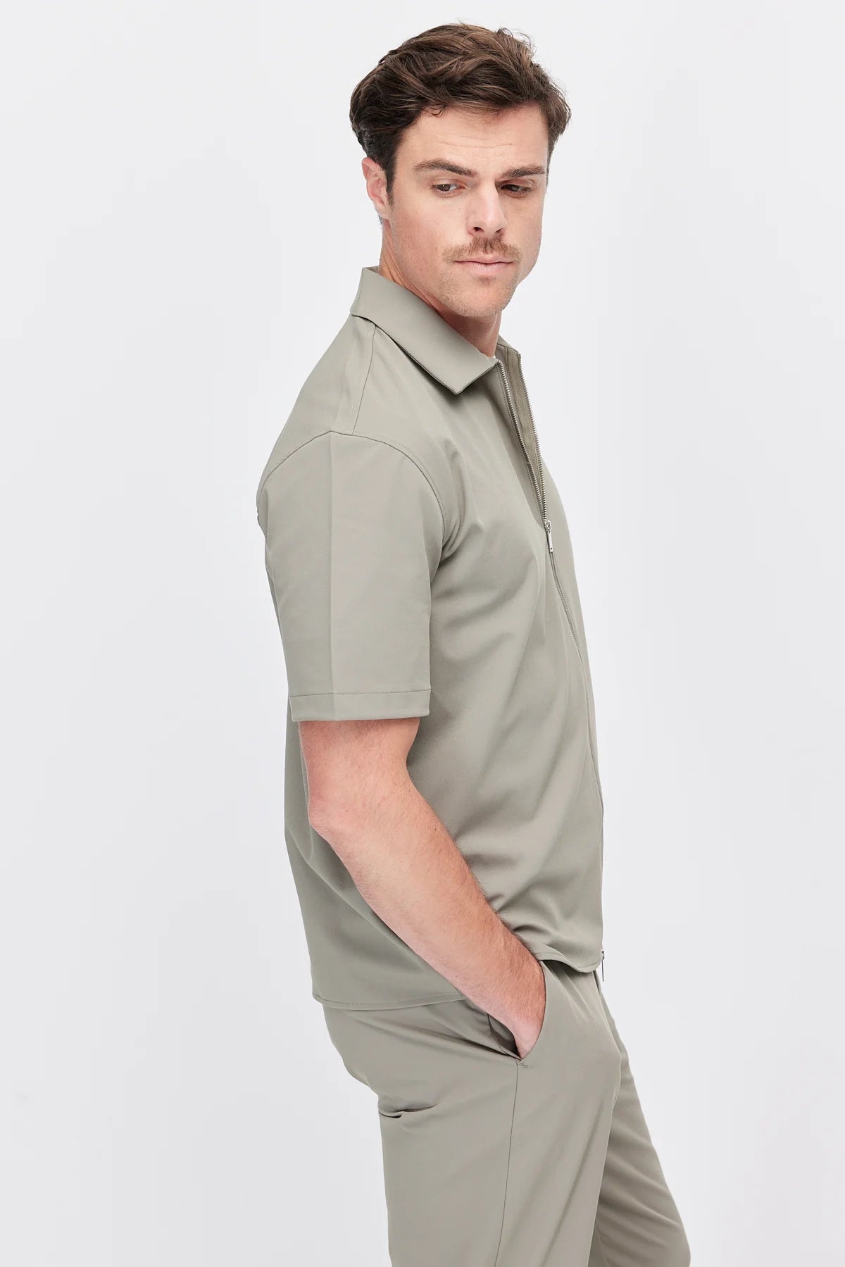 Men's Zip-Up Short-Sleeve Shirt
