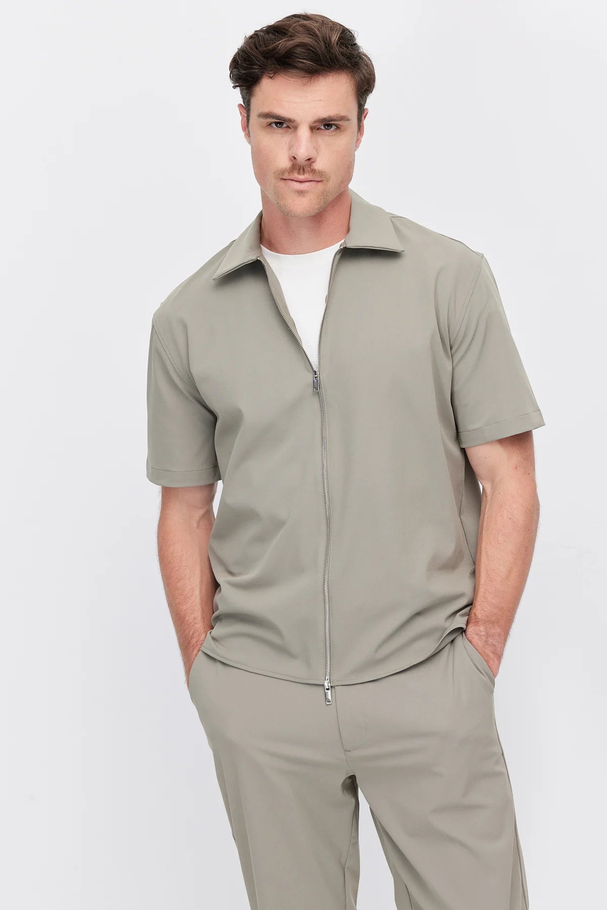 Men's Zip-Up Short-Sleeve Shirt
