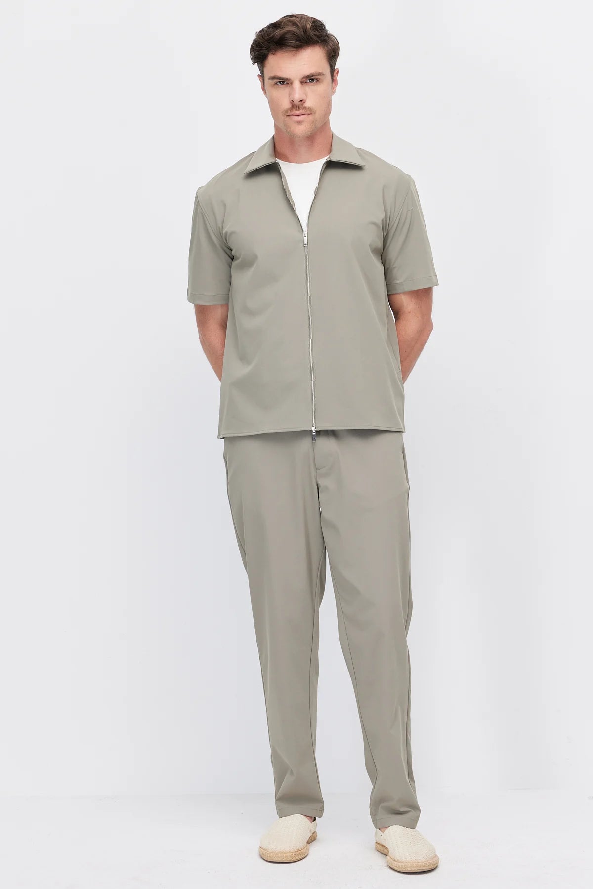 Men's Zip-Up Short-Sleeve Shirt