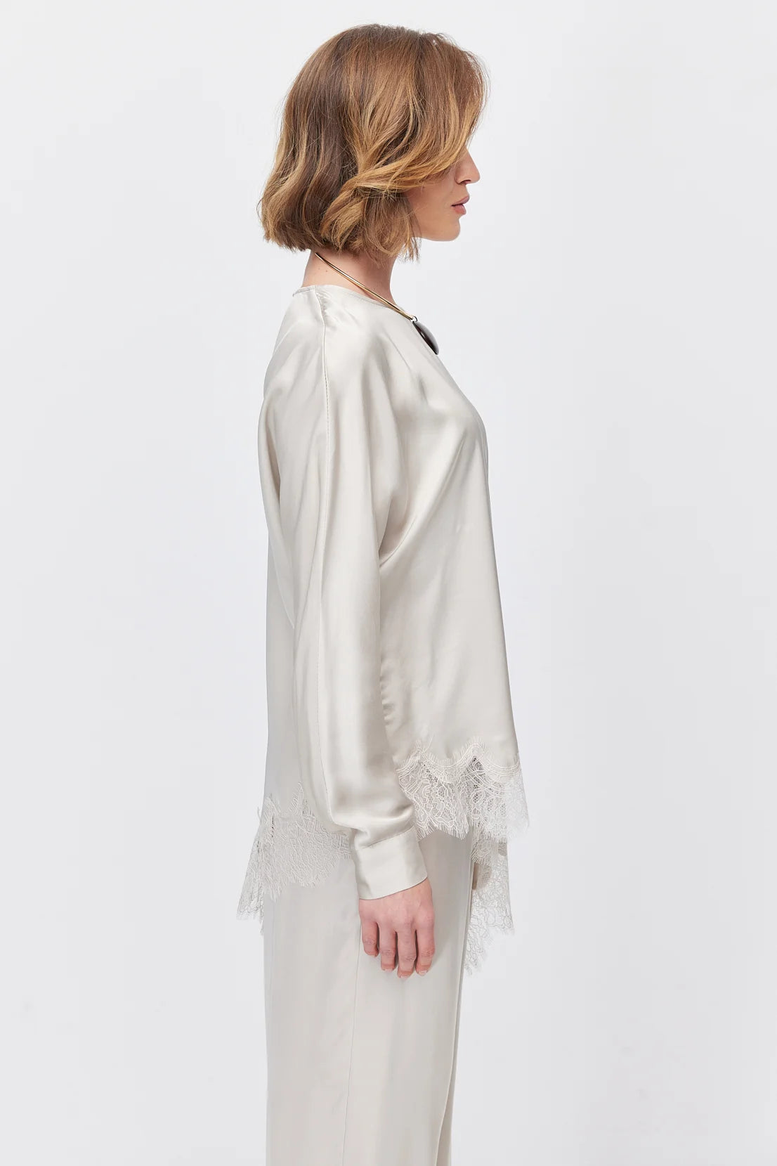 Women's Detailed Asymmetrical Cut Blouse