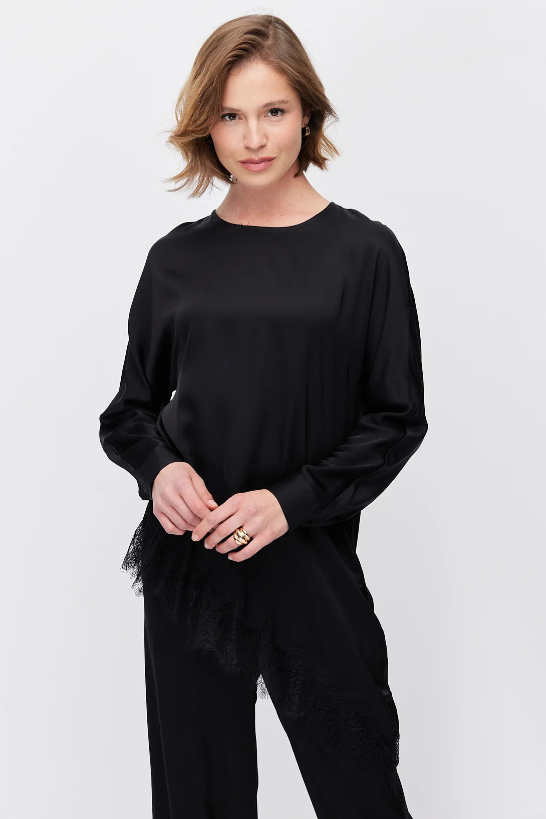 Women's Detailed Asymmetrical Cut Blouse