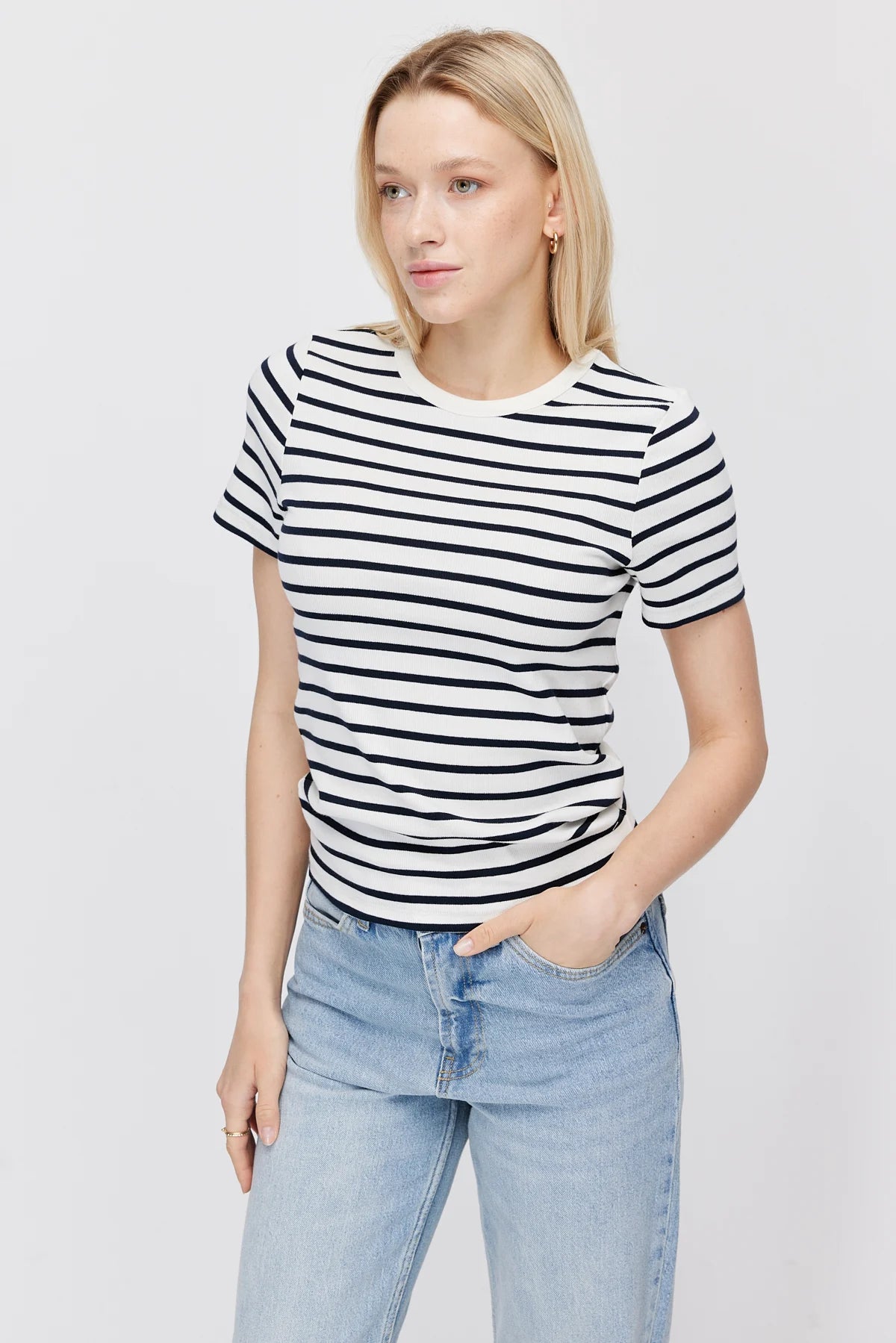 Women's Contrast Collar Striped T-shirt