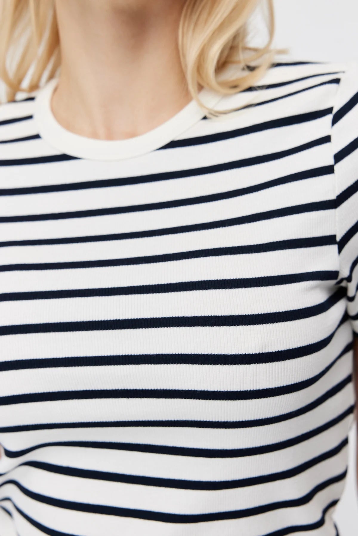 Women's Contrast Collar Striped T-shirt