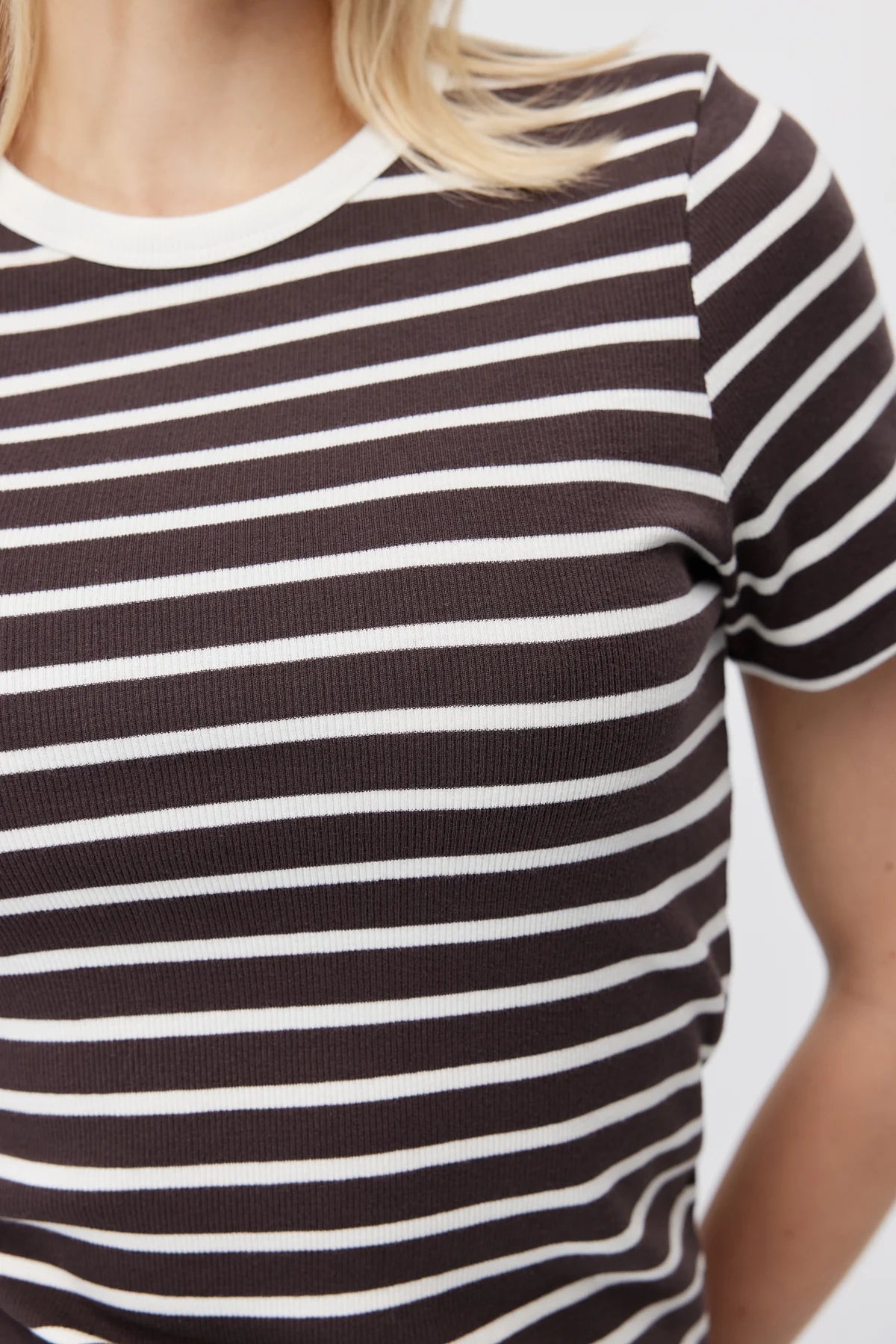 Women's Contrast Collar Striped T-shirt