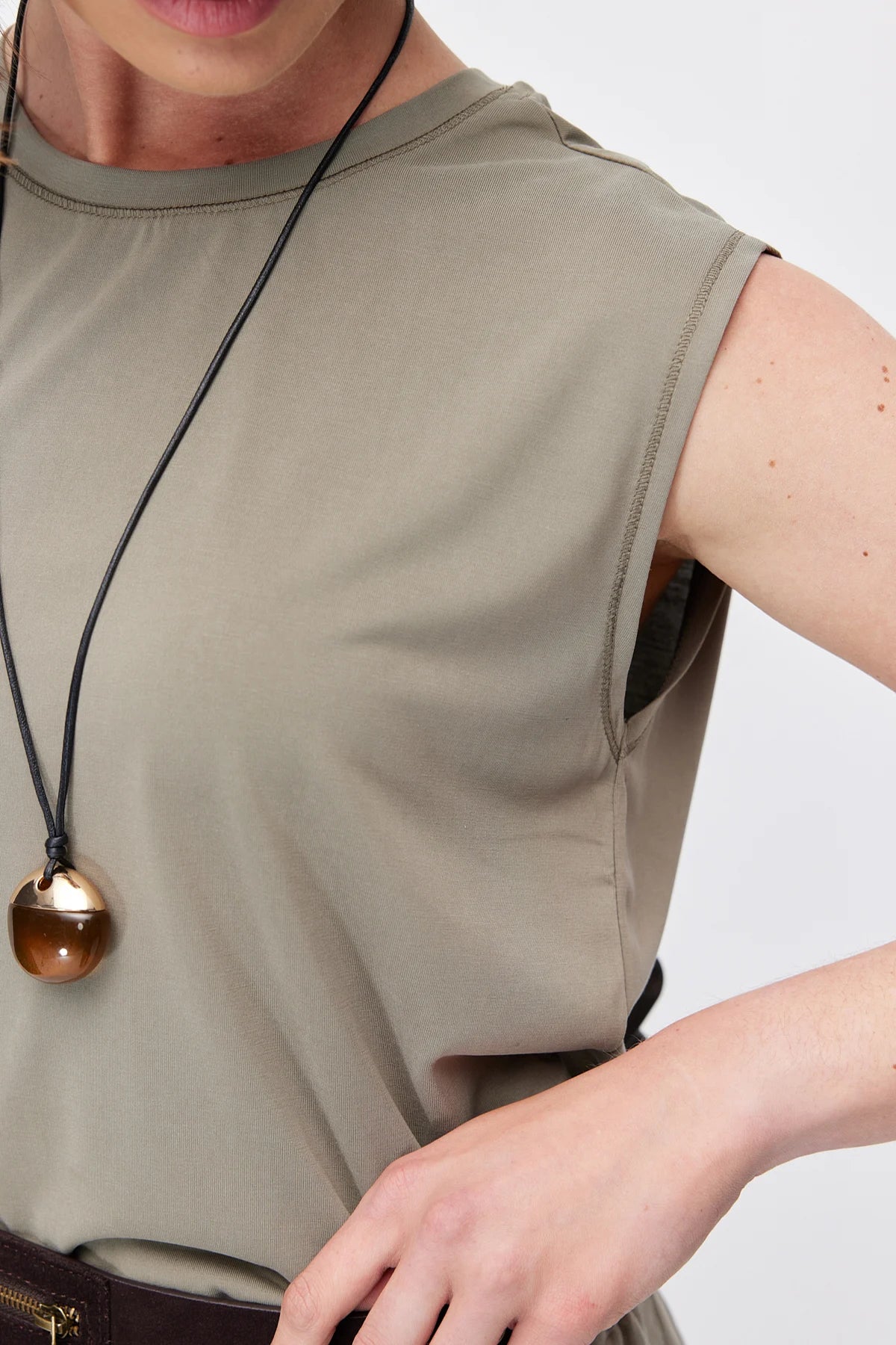Women's Basic Sleeveless Blouse