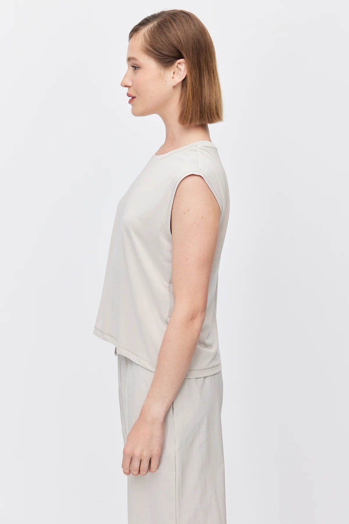 Women's Basic Sleeveless Blouse