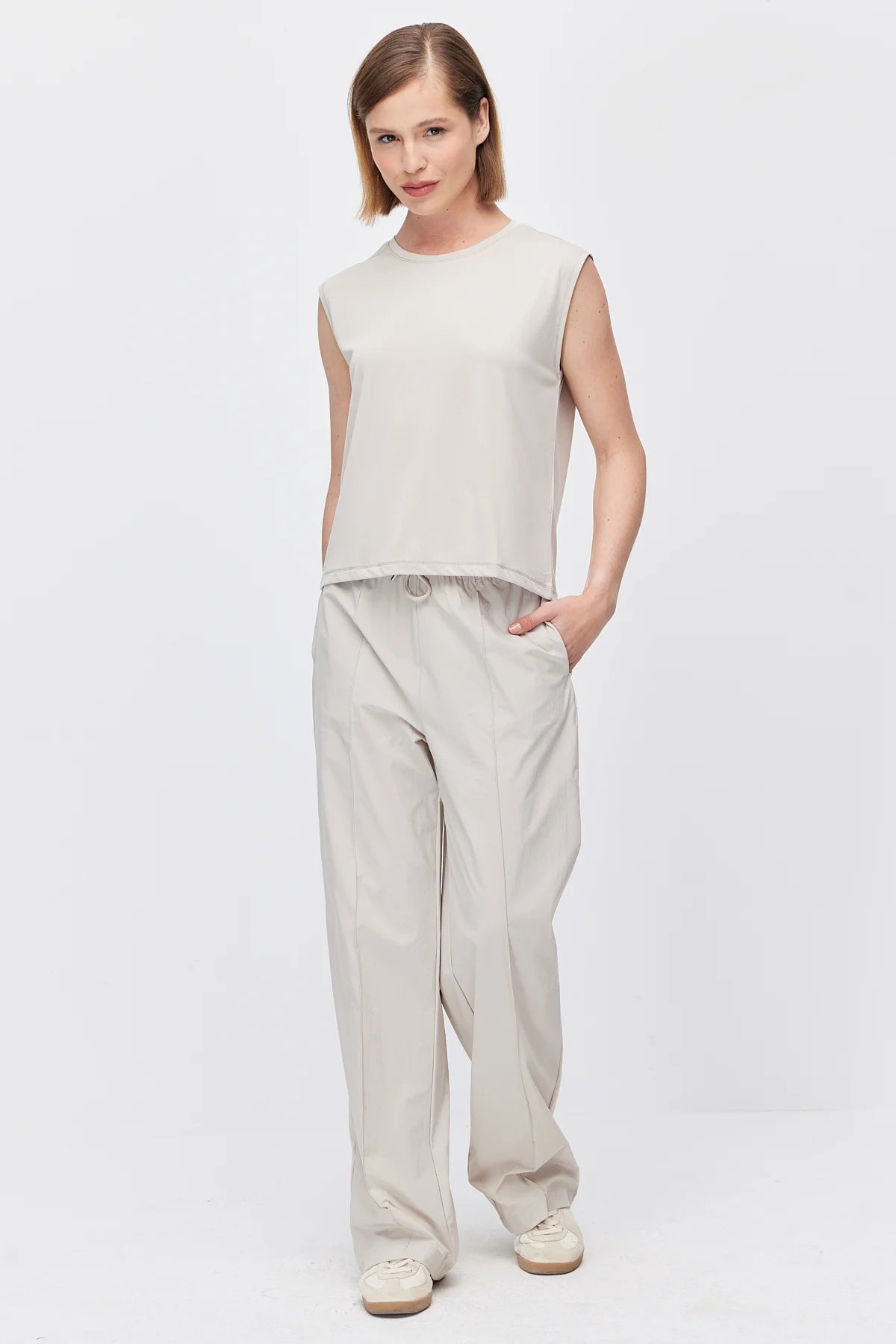 Women's Basic Sleeveless Blouse