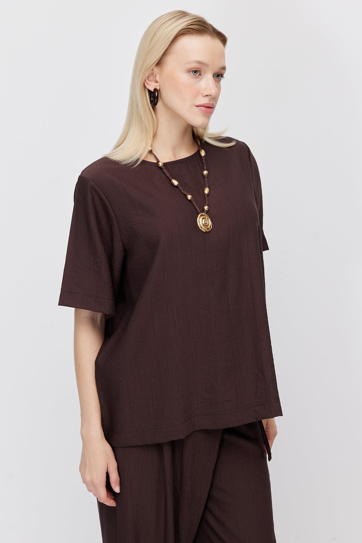 Women's Crinkle Textured Crew Neck Blouse