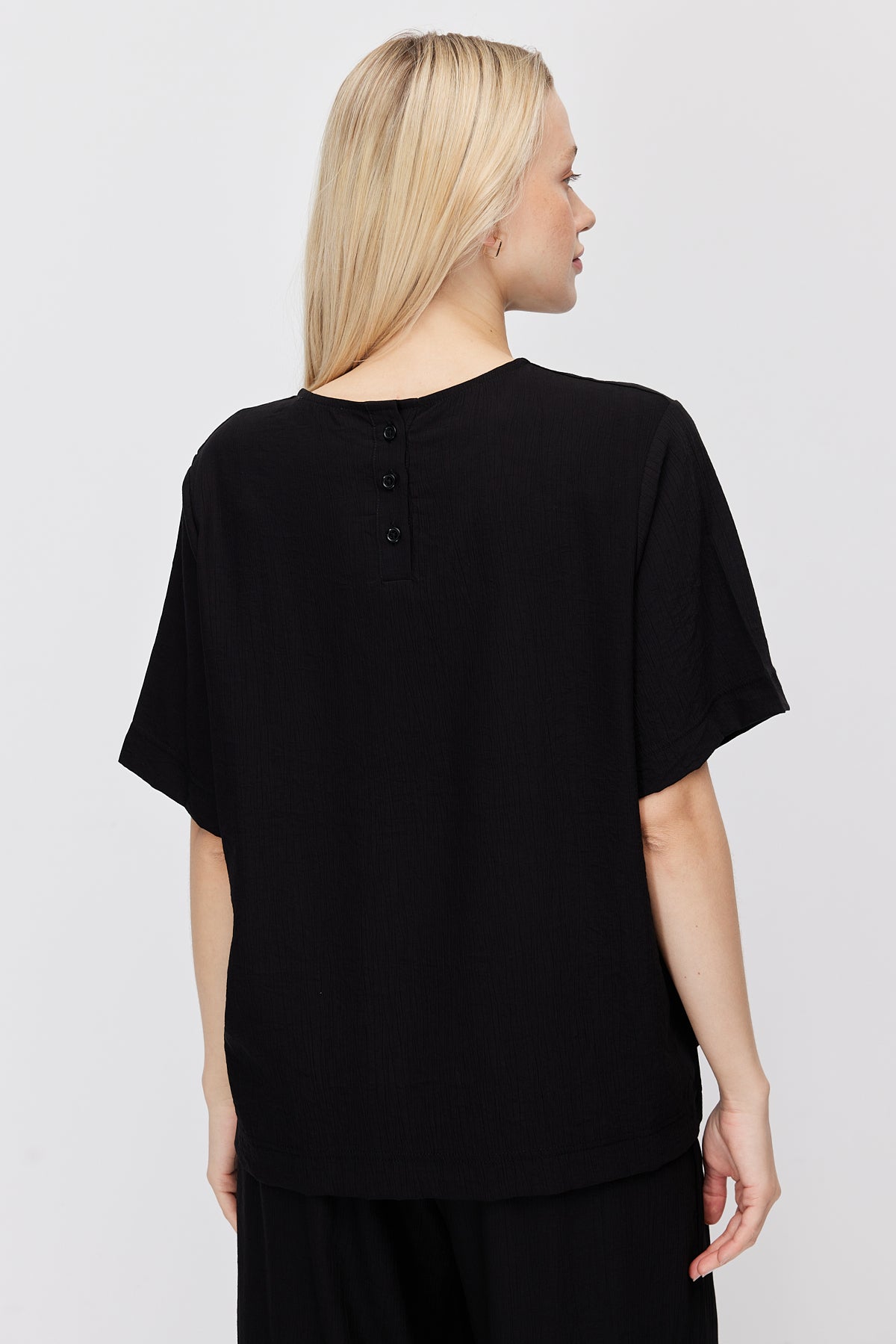 Women's Crinkle Textured Crew Neck Blouse