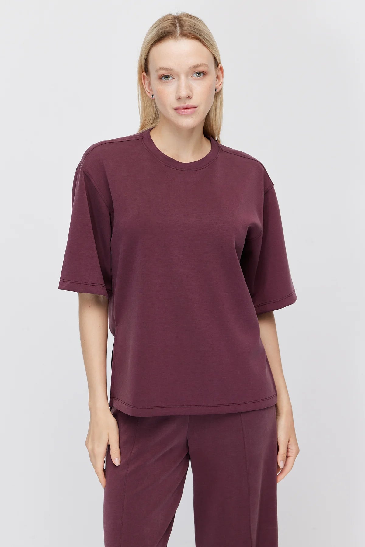 Women's Basic Crew Neck T-shirt