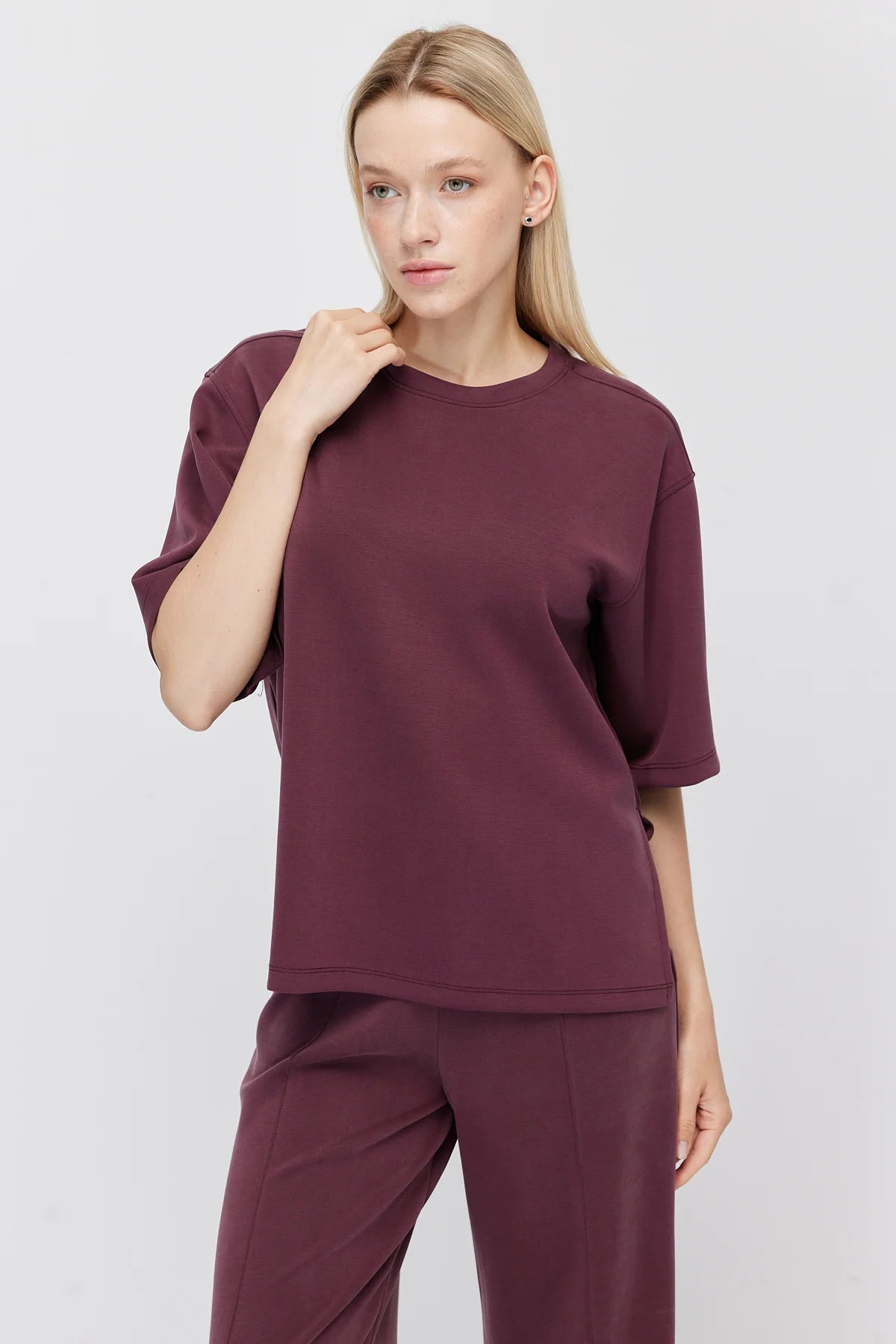 Women's Basic Crew Neck T-shirt
