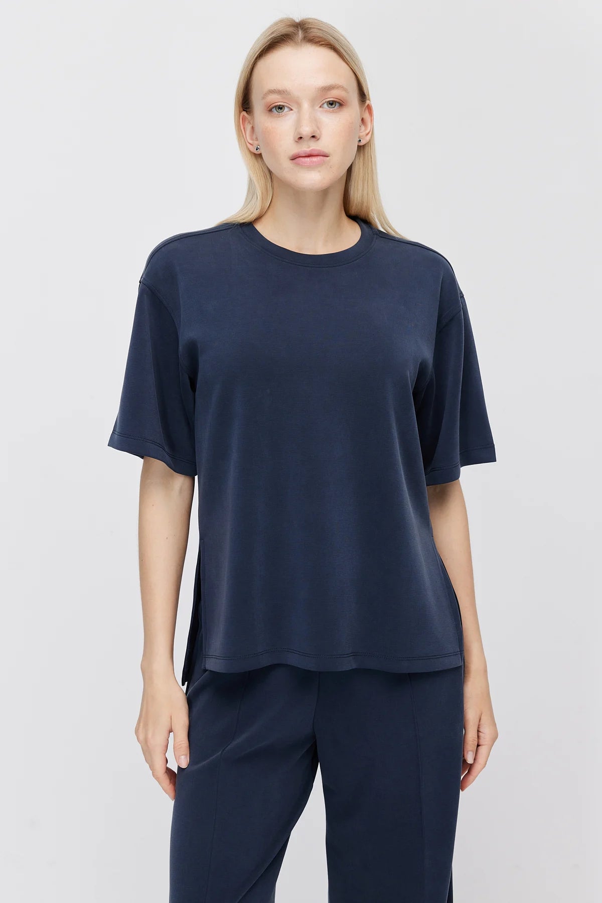 Women's Basic Crew Neck T-shirt