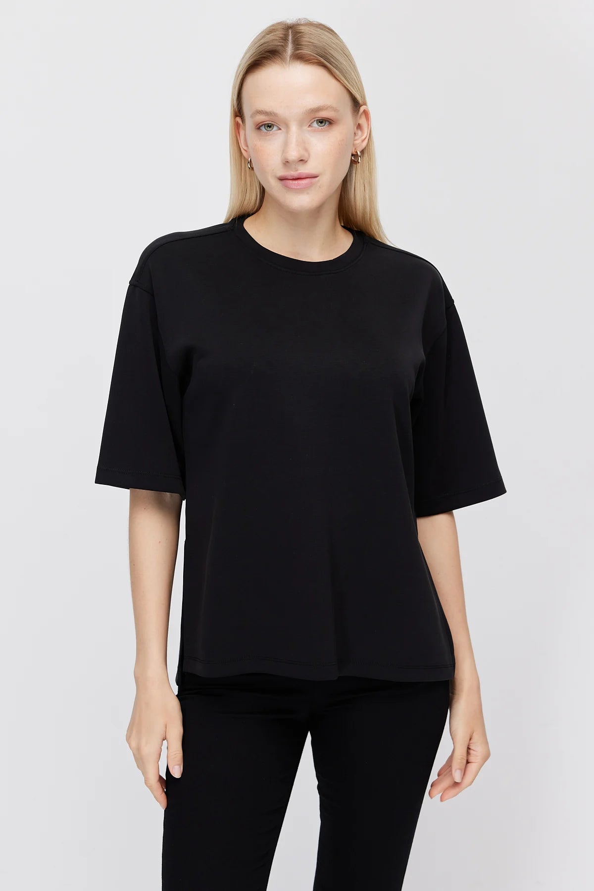 Women's Basic Crew Neck T-shirt