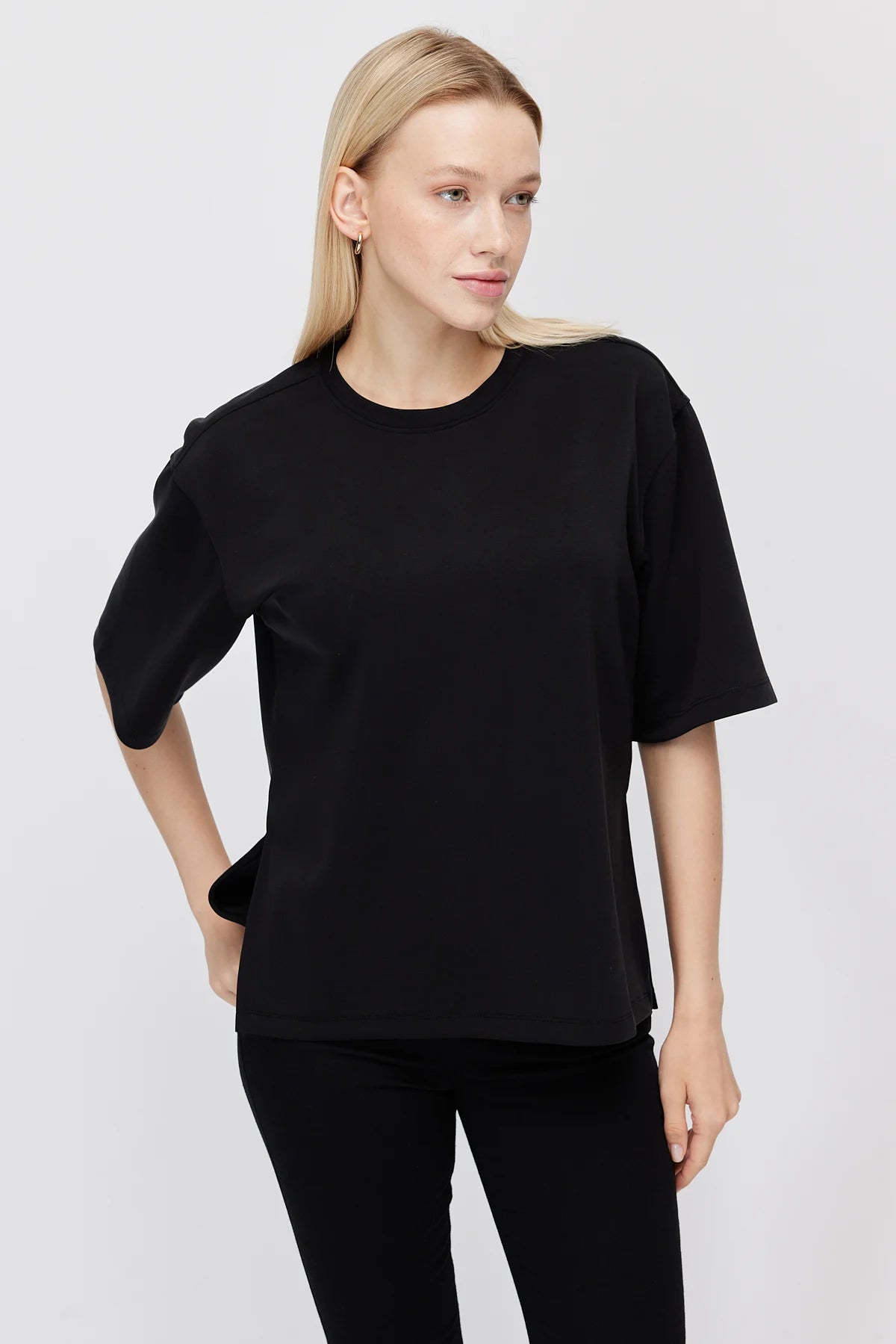 Women's Basic Crew Neck T-shirt