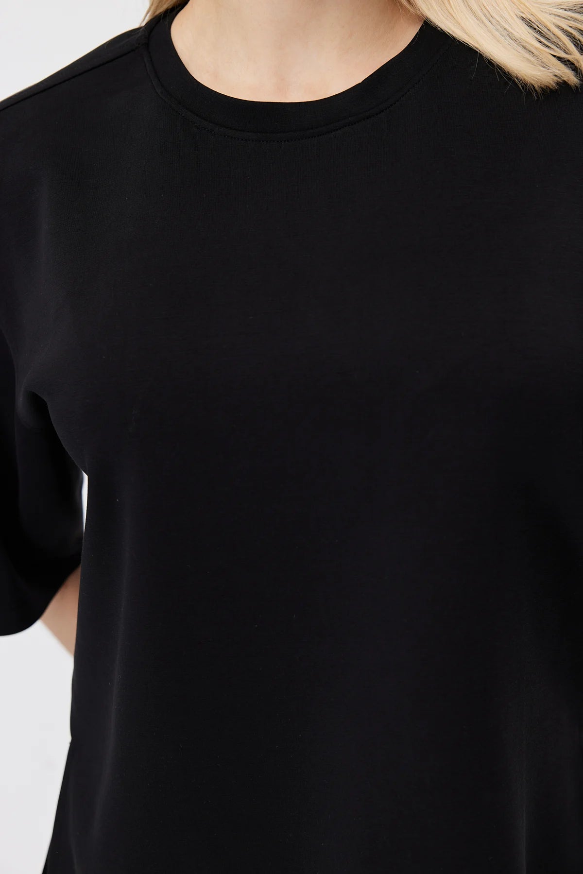 Women's Basic Crew Neck T-shirt