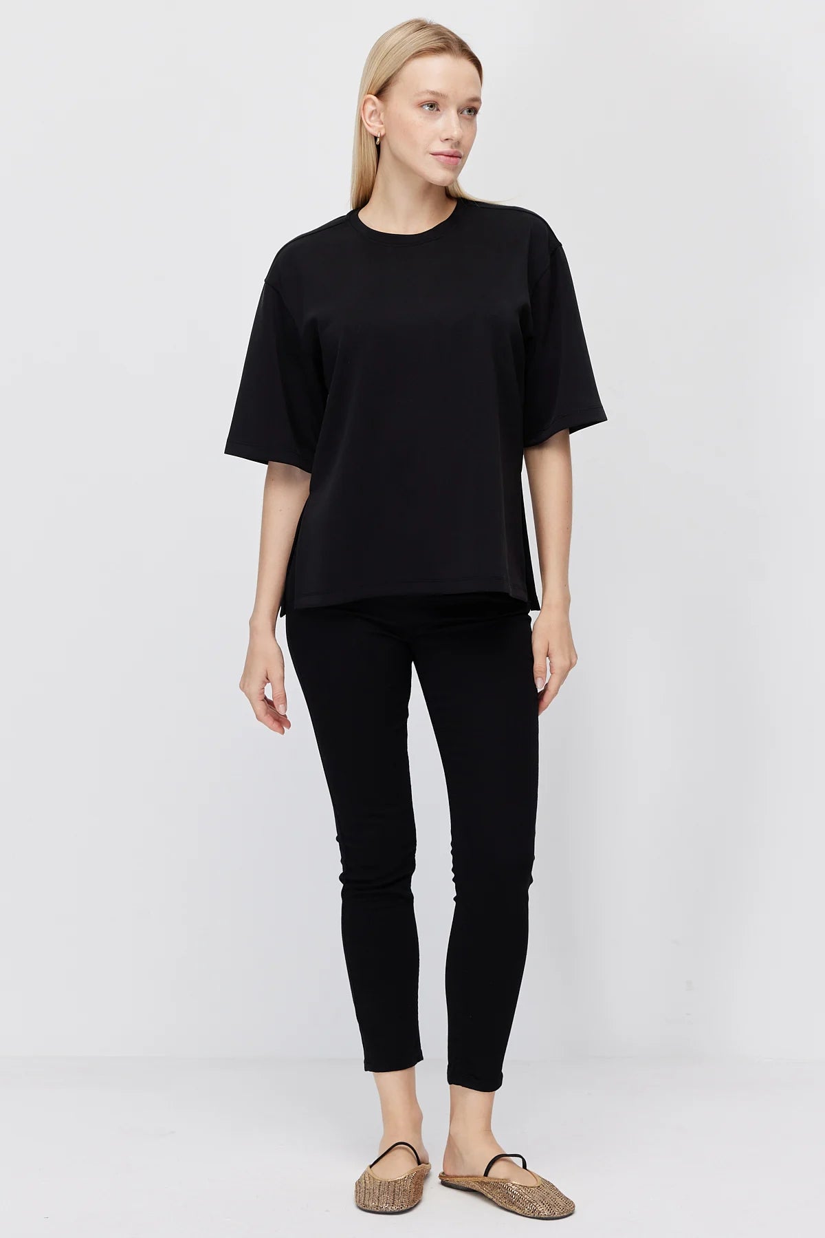 Women's Basic Crew Neck T-shirt