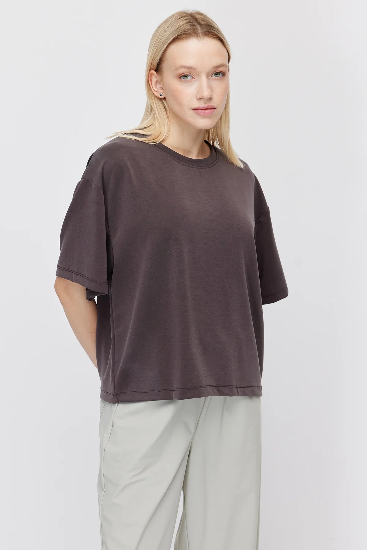 Women's Low Sleeve Basic T-shirt