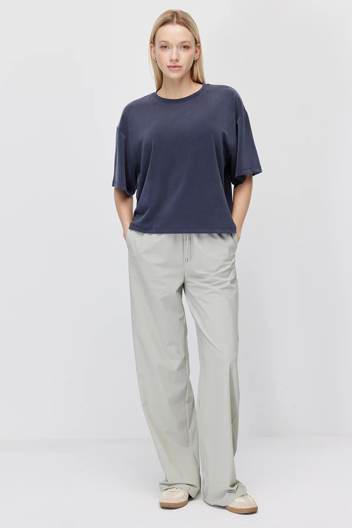 Women's Low Sleeve Basic T-shirt
