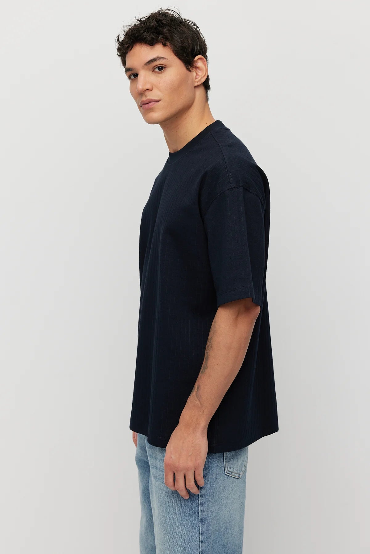 Men's Textured Crew Neck Oversize T-shirt