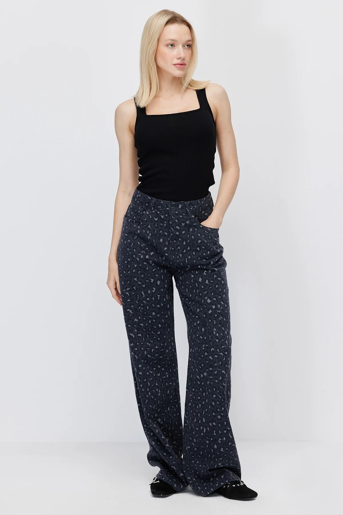 Women's High-Waisted Wide-Leg Jeans