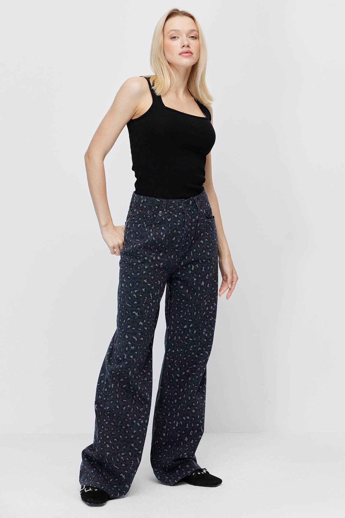 Women's High-Waisted Wide-Leg Jeans