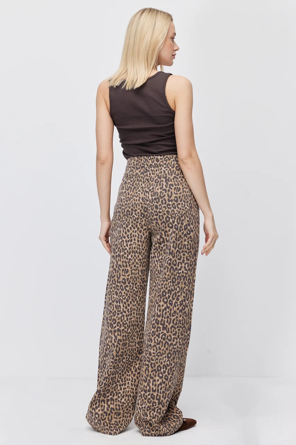 Women's High-Waisted Wide-Leg Jeans