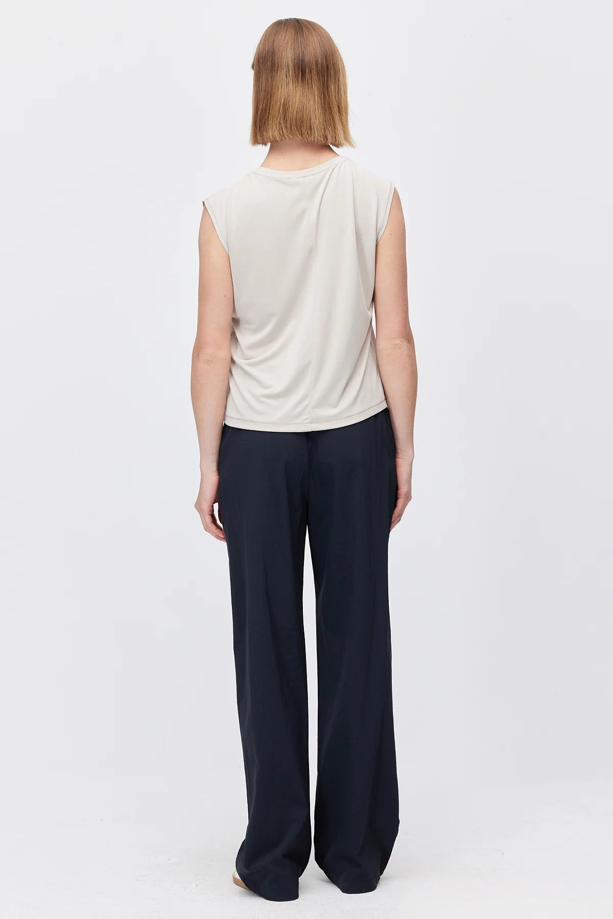Women's Relaxed-Fit Trousers with Front Seam Detail