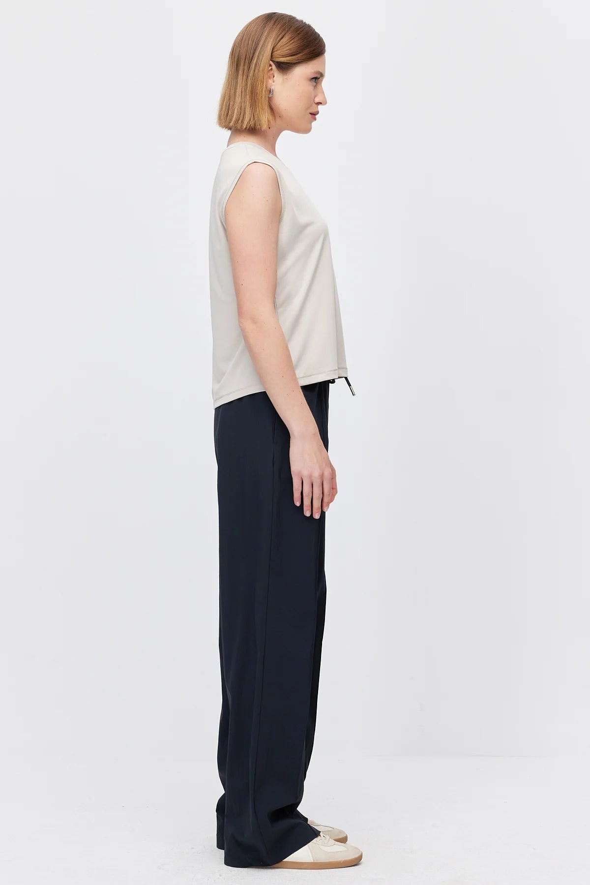 Women's Relaxed-Fit Trousers with Front Seam Detail
