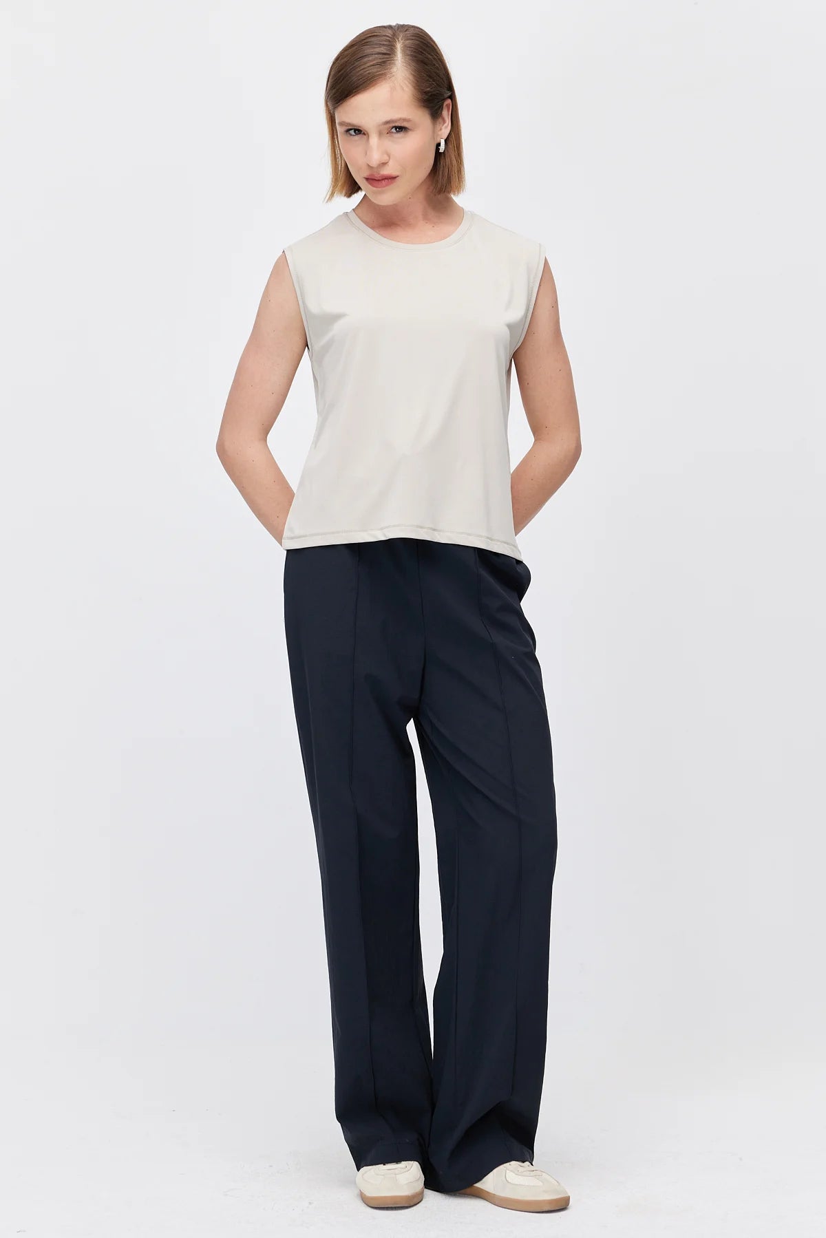 Women's Relaxed-Fit Trousers with Front Seam Detail