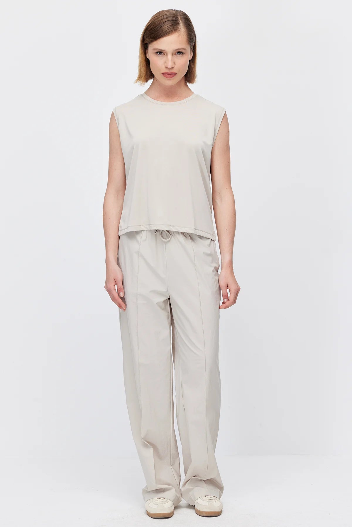 Women's Relaxed-Fit Trousers with Front Seam Detail